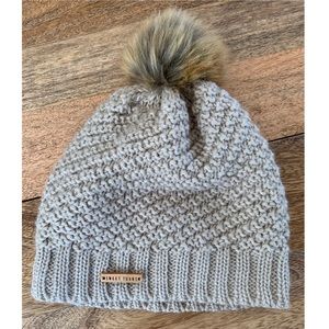 Pom Pom Beanie